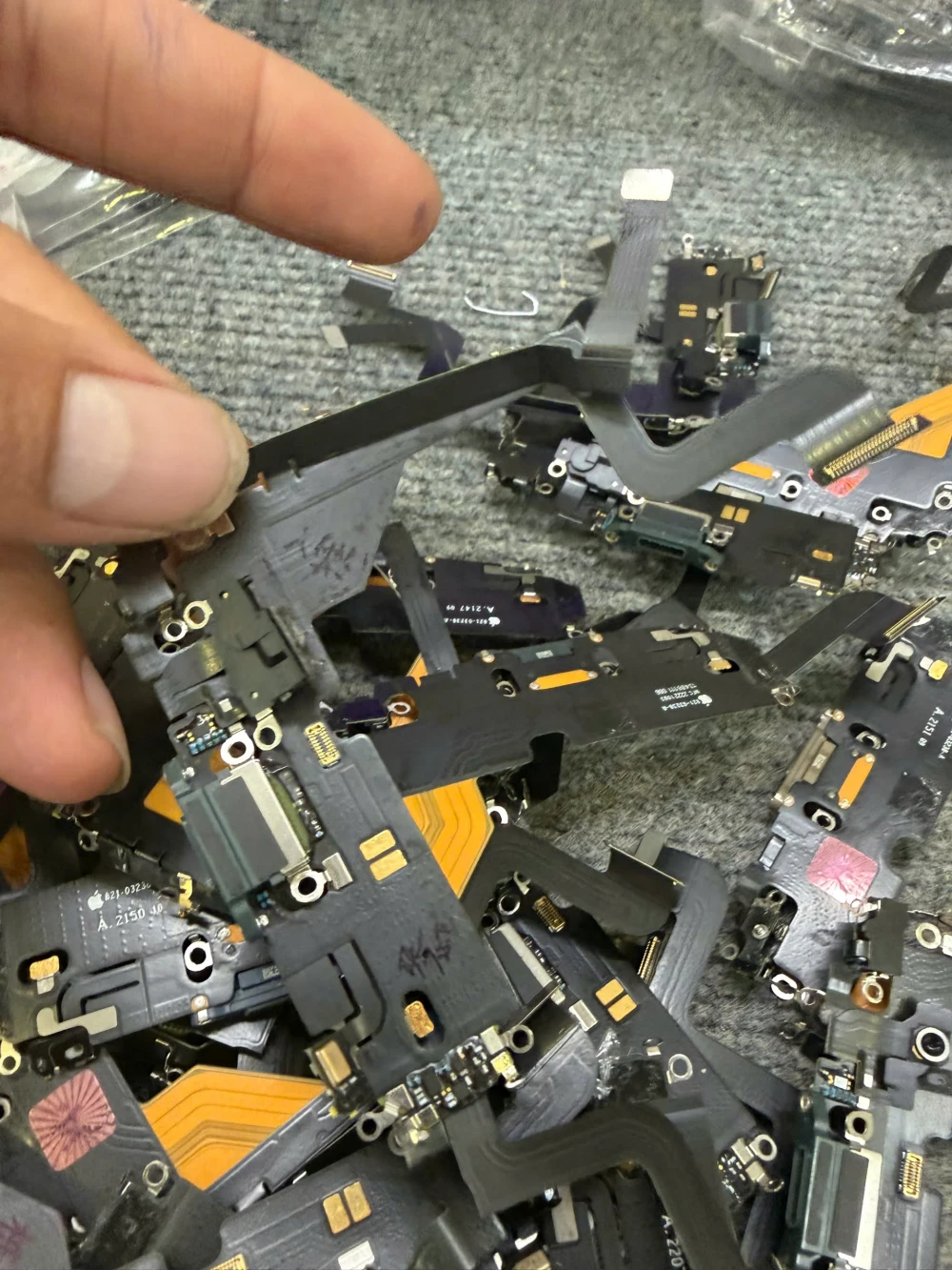 Chân Sạc (Đôi Sạc) iPhone 13 (A2482, A2631, A2633, A2634, A2635)